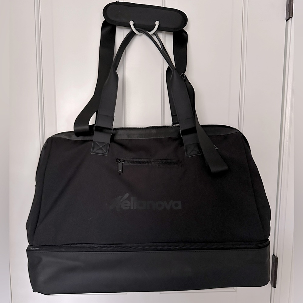 Lookalike BEIS ‘The Weekender’ in Black